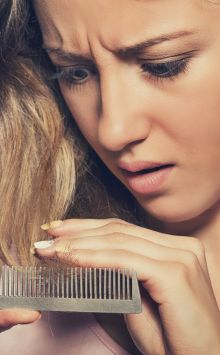 Maschera per fascino di professionista di capelli con un keratin