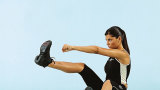 Pancia piatta con la kick boxing