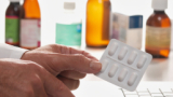 Farmaci, perché non compriamo i generici