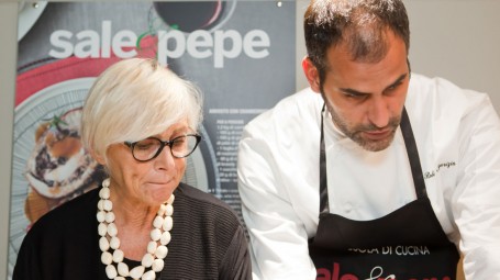 La dietologa Carla Lertola e lo chef di Sale&Pepe Roberto Maurizio