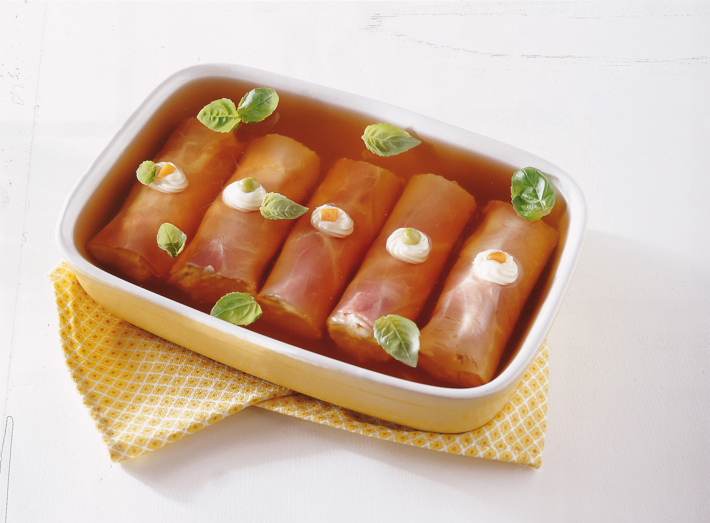 Involtini di prosciutto cotto e insalata russa