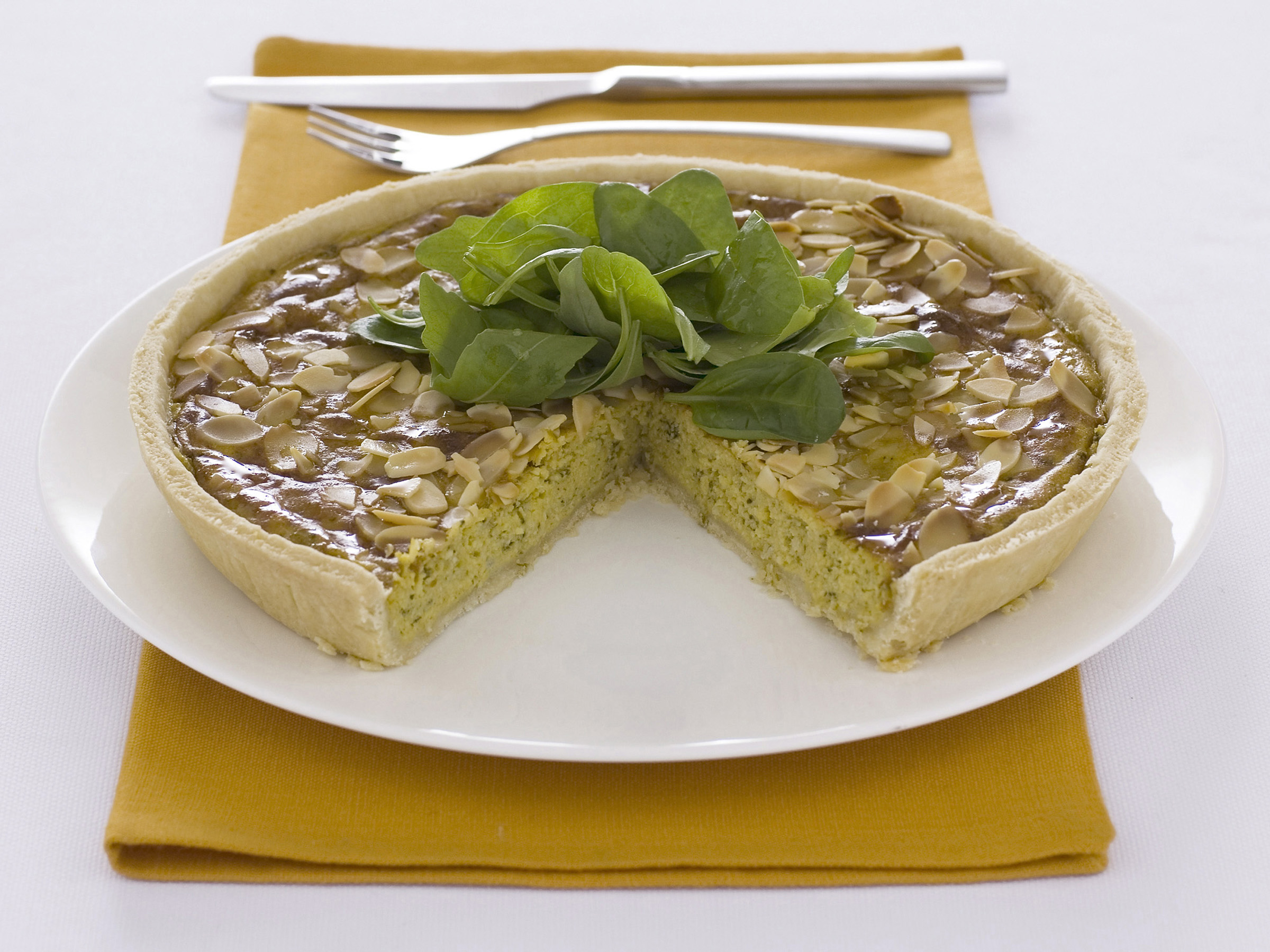 Quiche con vellutata e spinacini