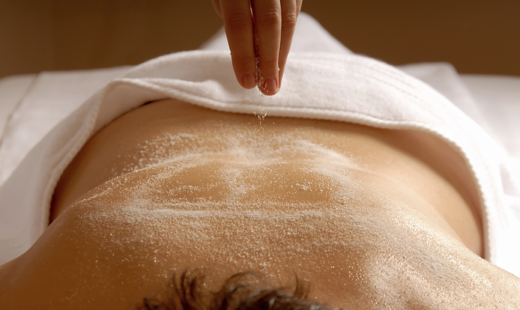 Scrub dolce con il bicarbonato