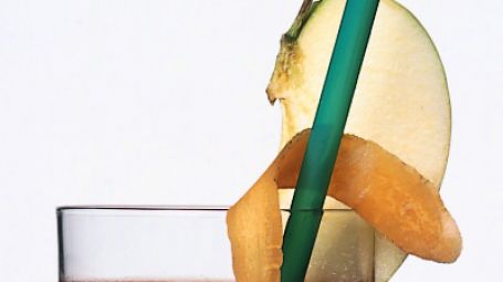 Cocktail di barbabietola e mela Starbene