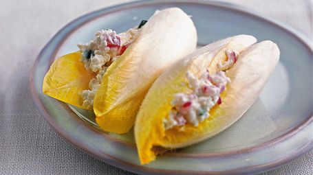 Foglie di indivia con crema di ricotta Starbene