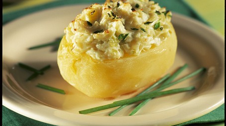 Patate calde farcite con porri e formaggio Starbene