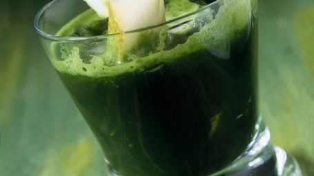 Succo di pere e spinaci Starbene