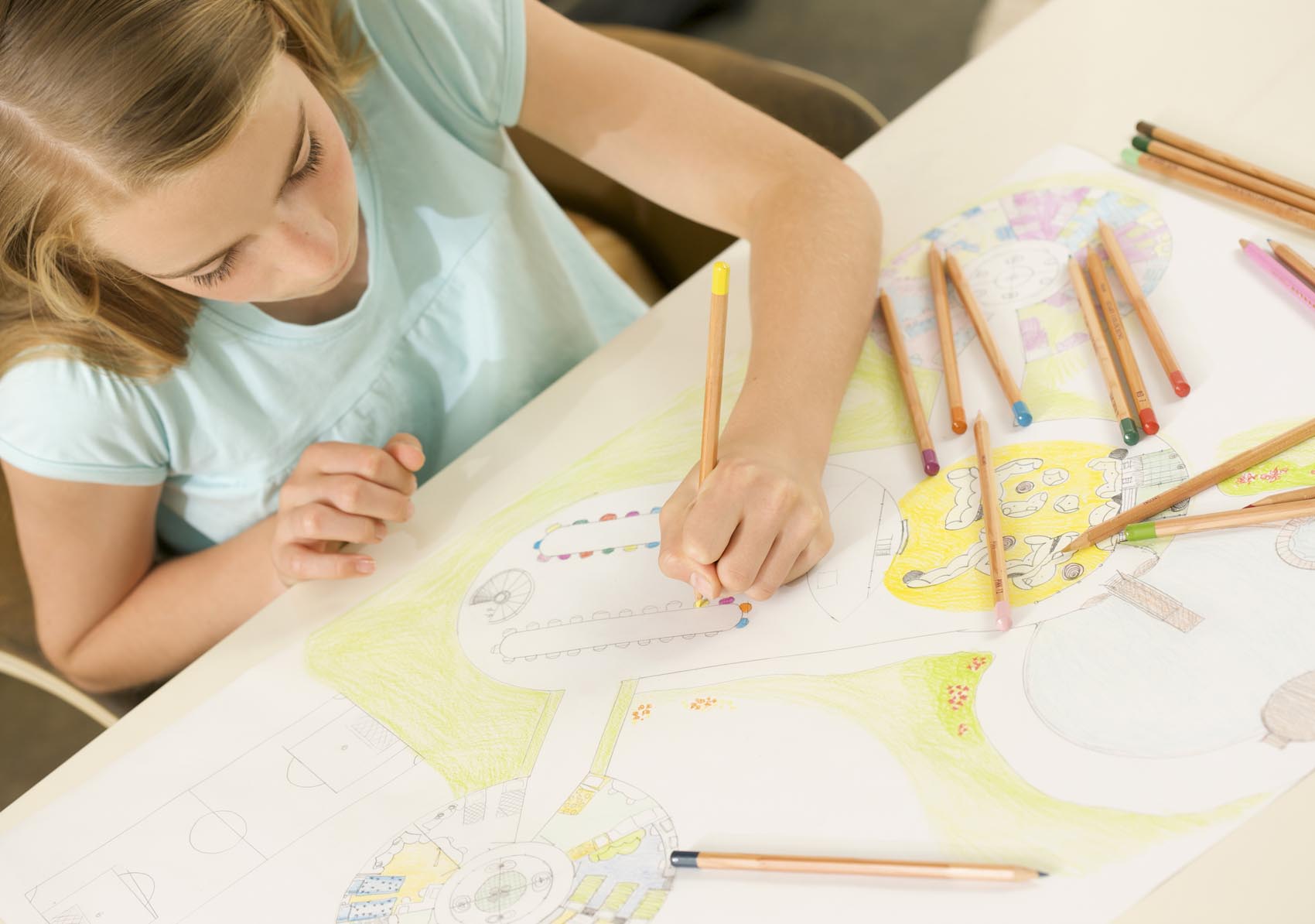 Bambini perseguitati dai compiti Bambini perseguitati dai compiti