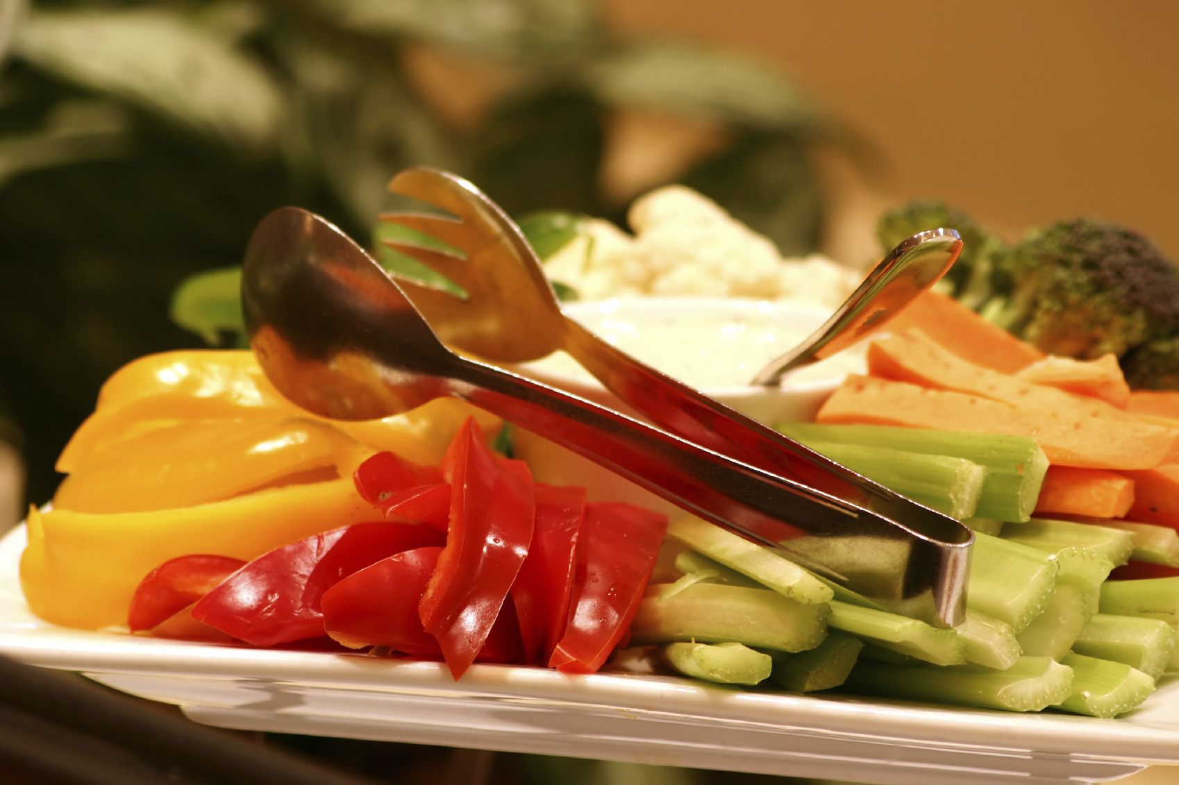 Sei buoni motivi per mangiare crudo Sei buoni motivi per mangiare crudo