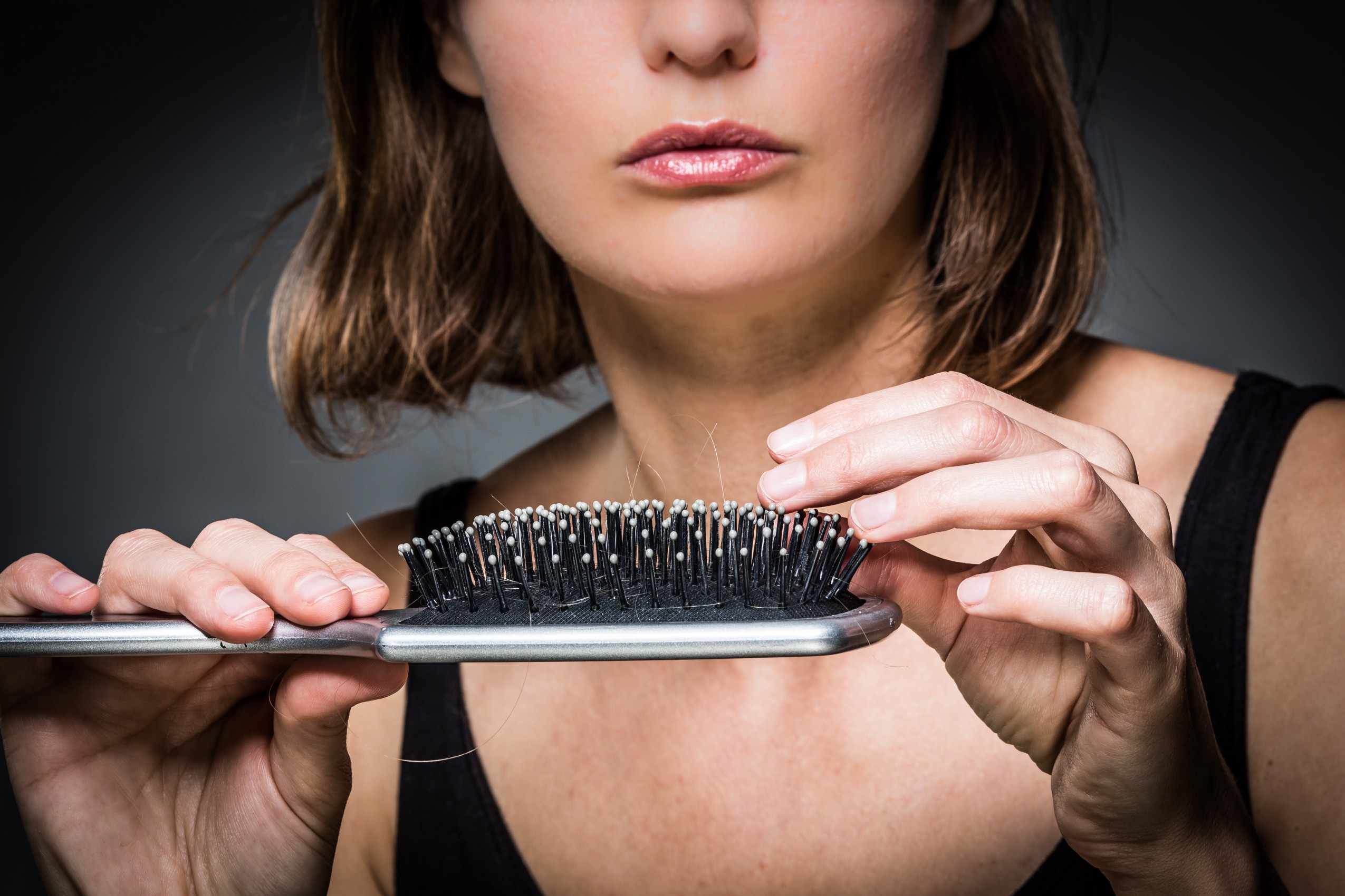 Capelli: ferma la caduta a tavola Capelli: ferma la caduta a tavola