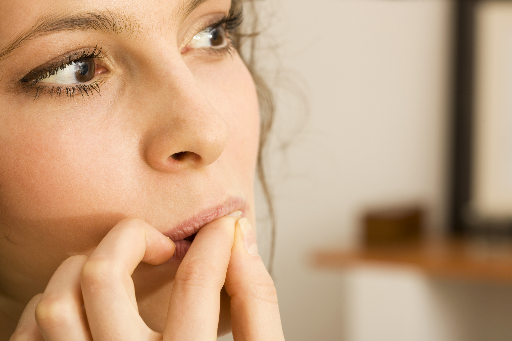 Unghie: le dritte per non mangiarle Unghie: le dritte per non mangiarle