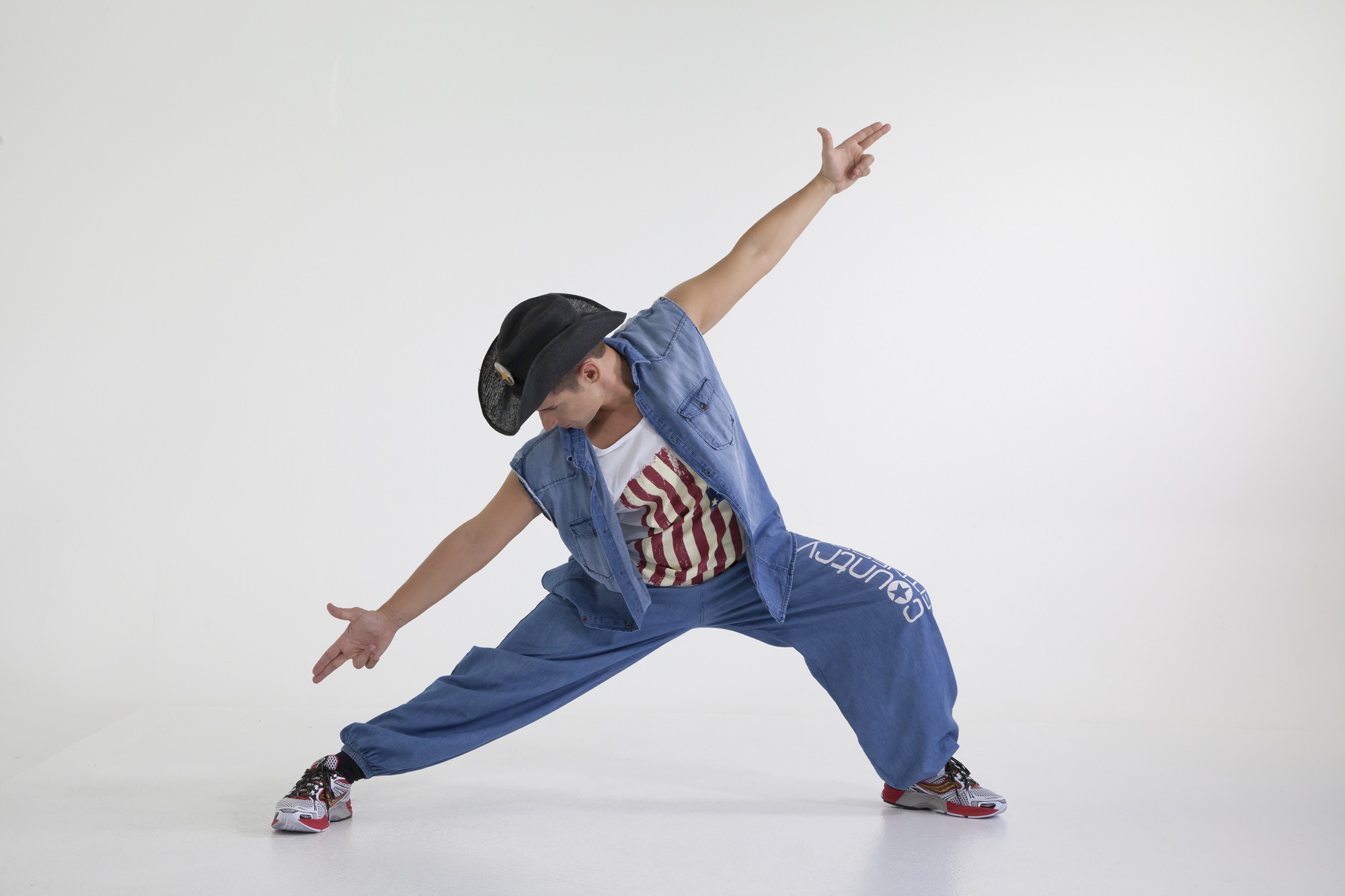Balli, giochi e musica con il Country Fitness Balli, giochi e musica con il Country Fitness