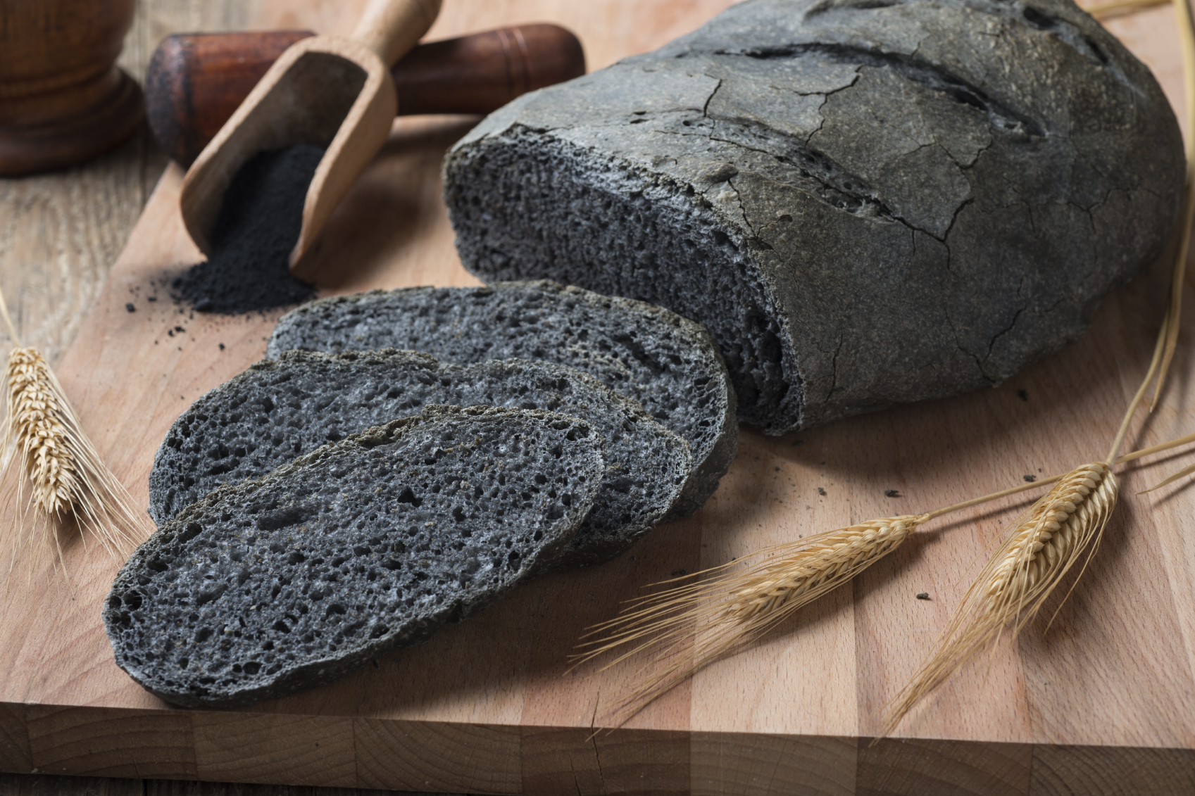 Pane al carbone vegetale: fa davvero bene? Pane al carbone vegetale: fa davvero bene?