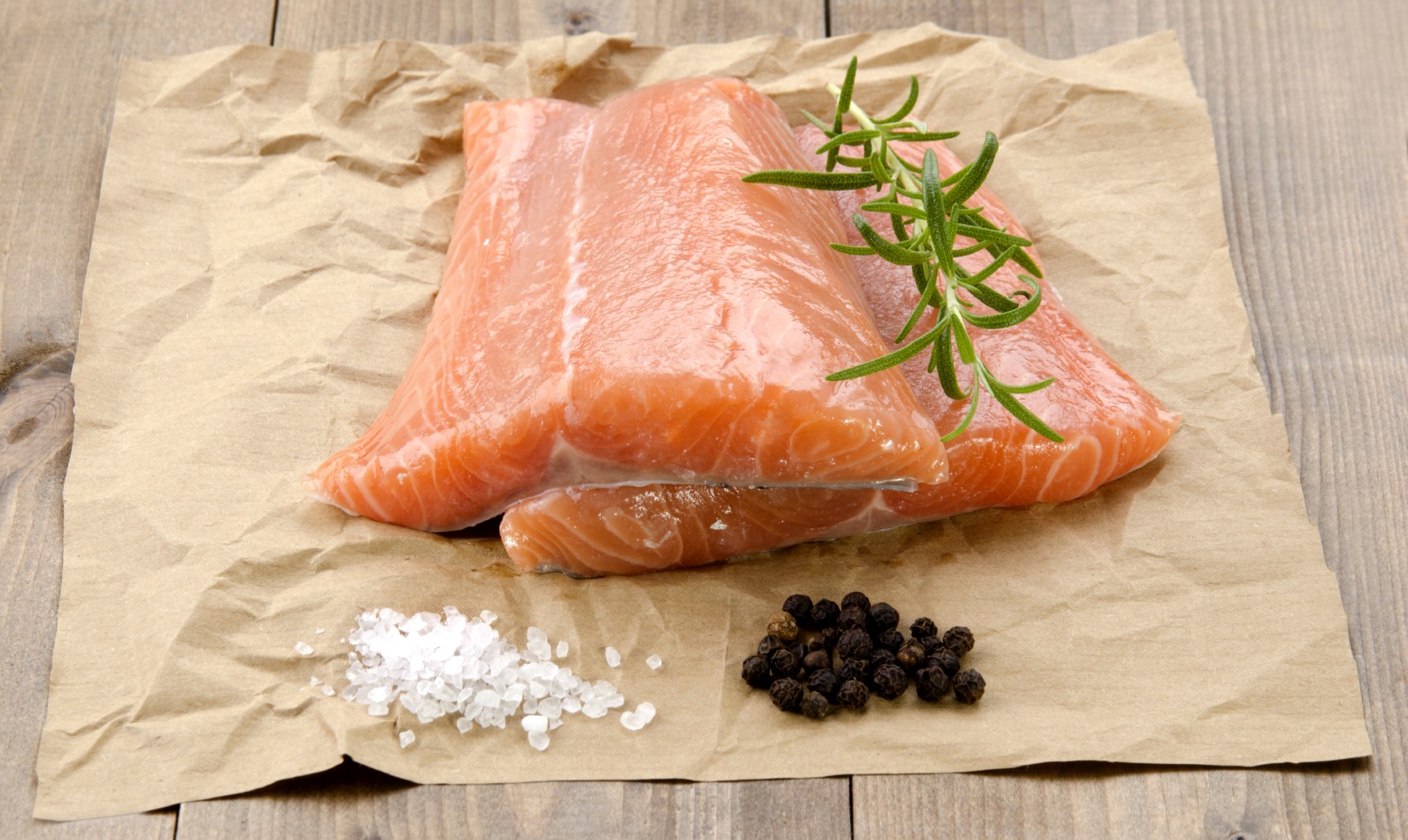 Il salmone: inquinato o sicuro? Il salmone: inquinato o sicuro?