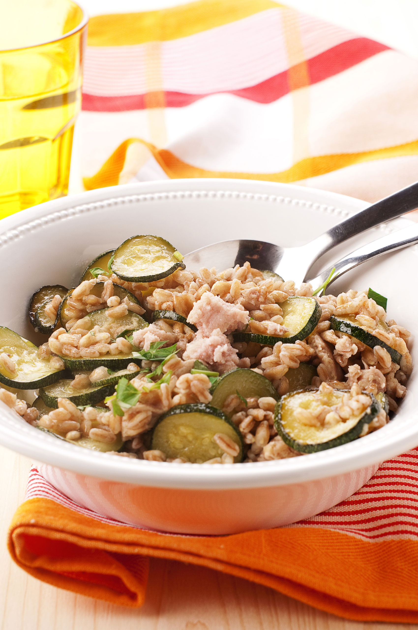 Insalata di cereali con zucchine e tonno – La ricetta Insalata di cereali con zucchine e tonno – La ricetta