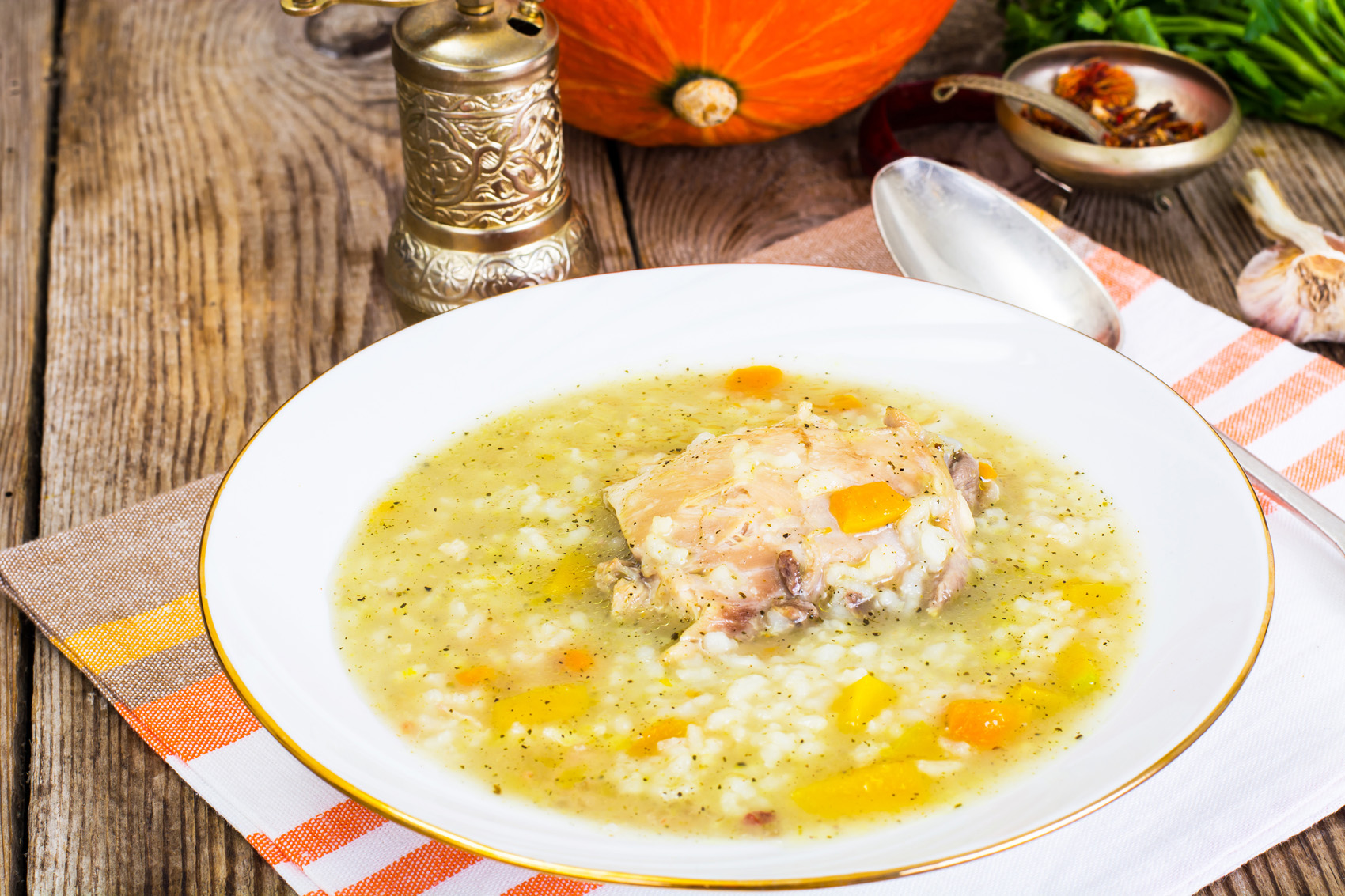 Zuppa di pollo al limone – La ricetta Zuppa di pollo al limone – La ricetta