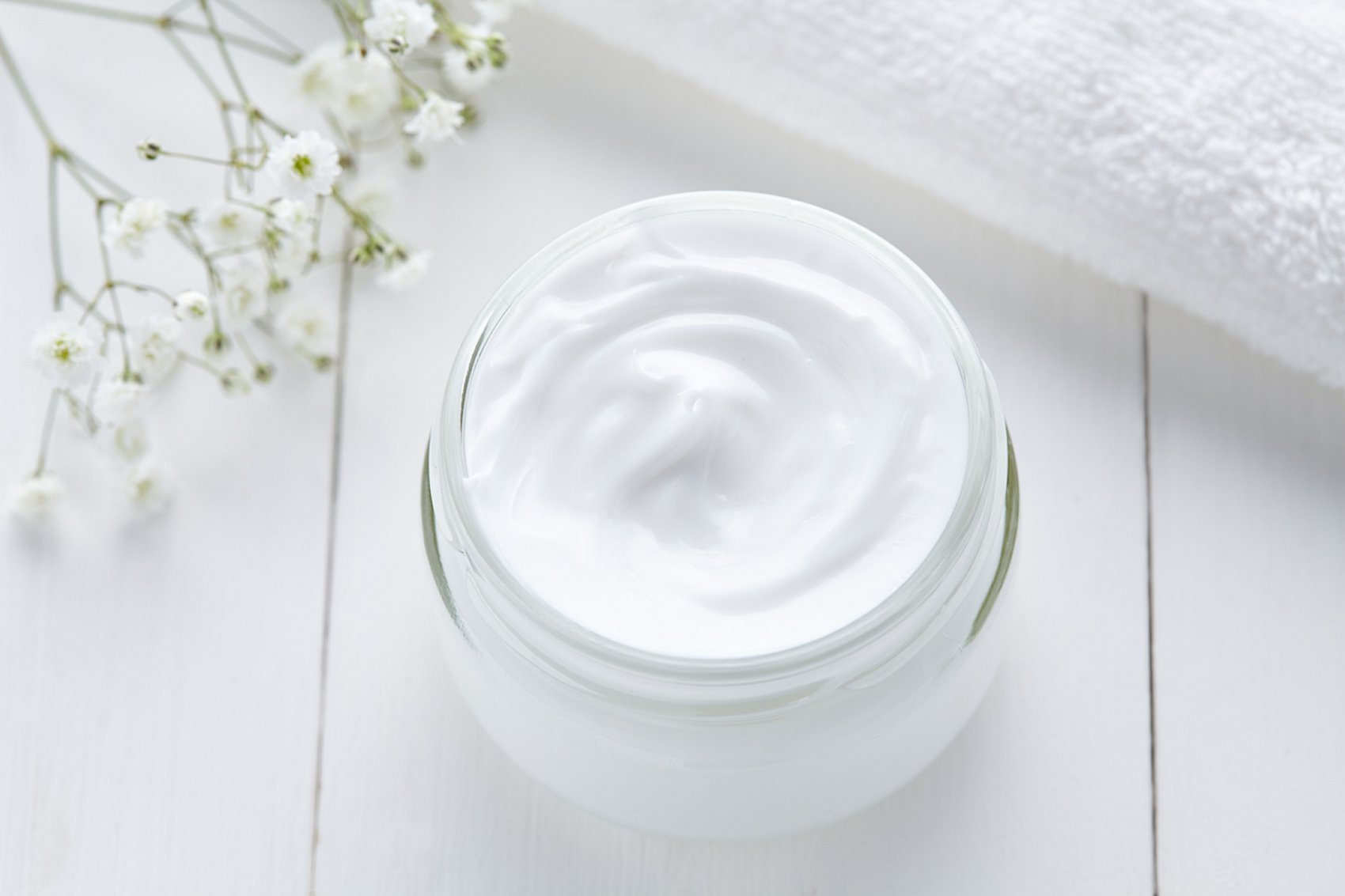 Creme viso naturali: pelli grasse e secche