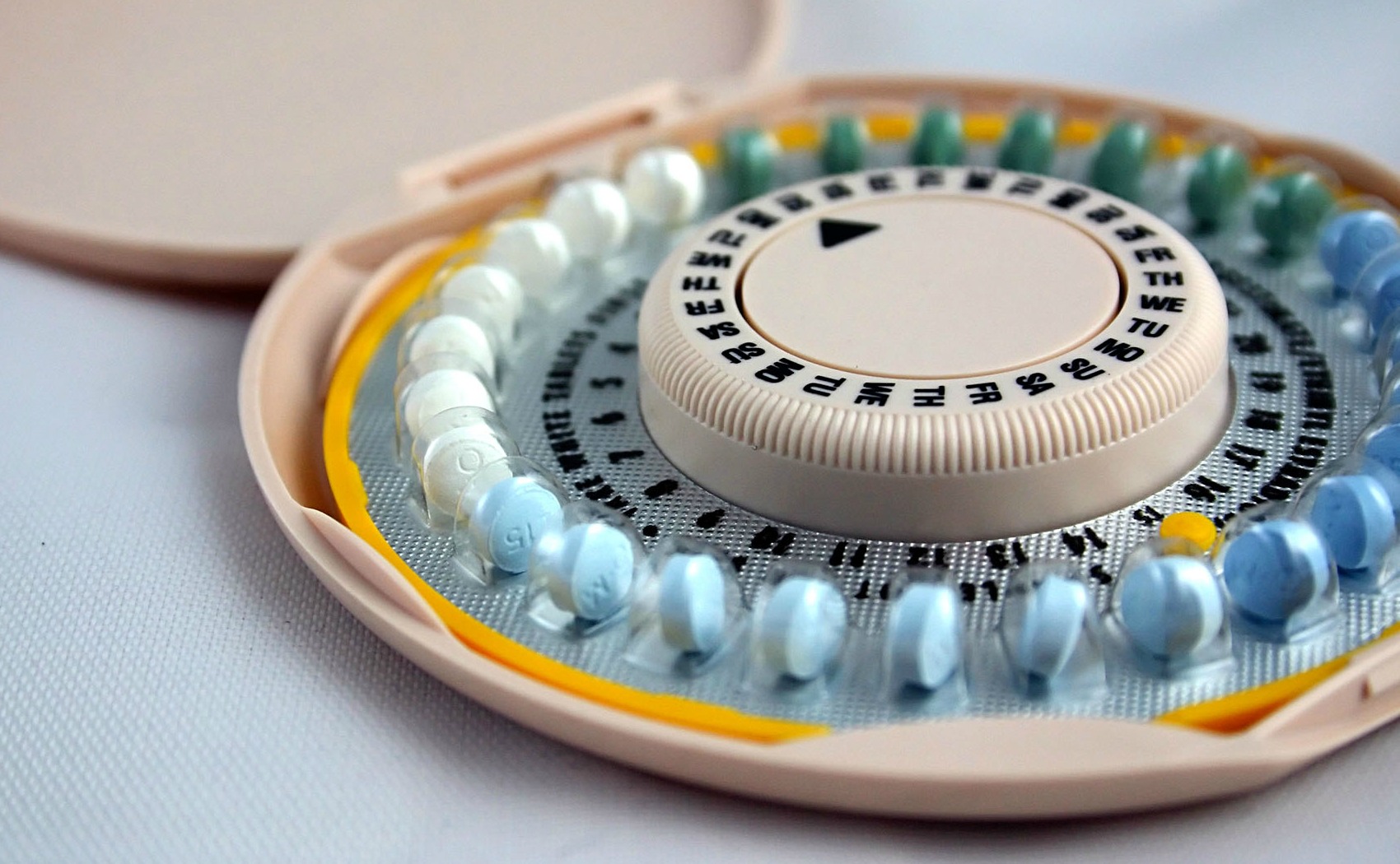 Sindrome premestruale: come combatterla con la pillola