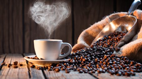 L'ultima moda: bere caffè verde (forse per dimagrire) - Coffee & news