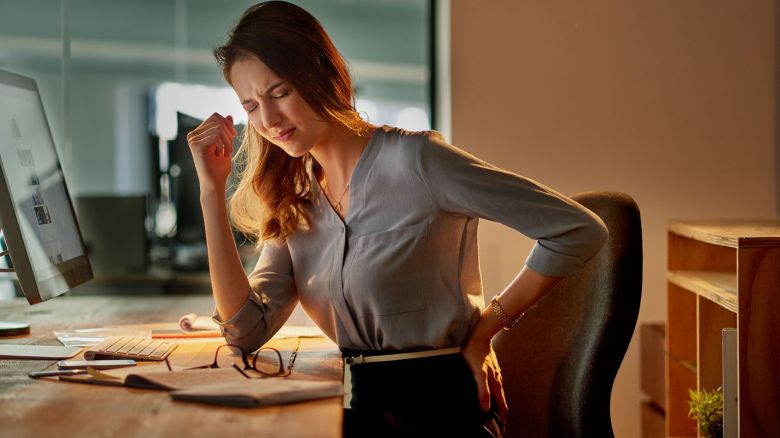 Prevenire il dolore lombare e cervicale: le 6 mosse salvaschiena