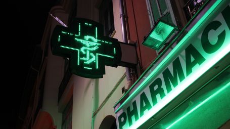 farmacia di notte