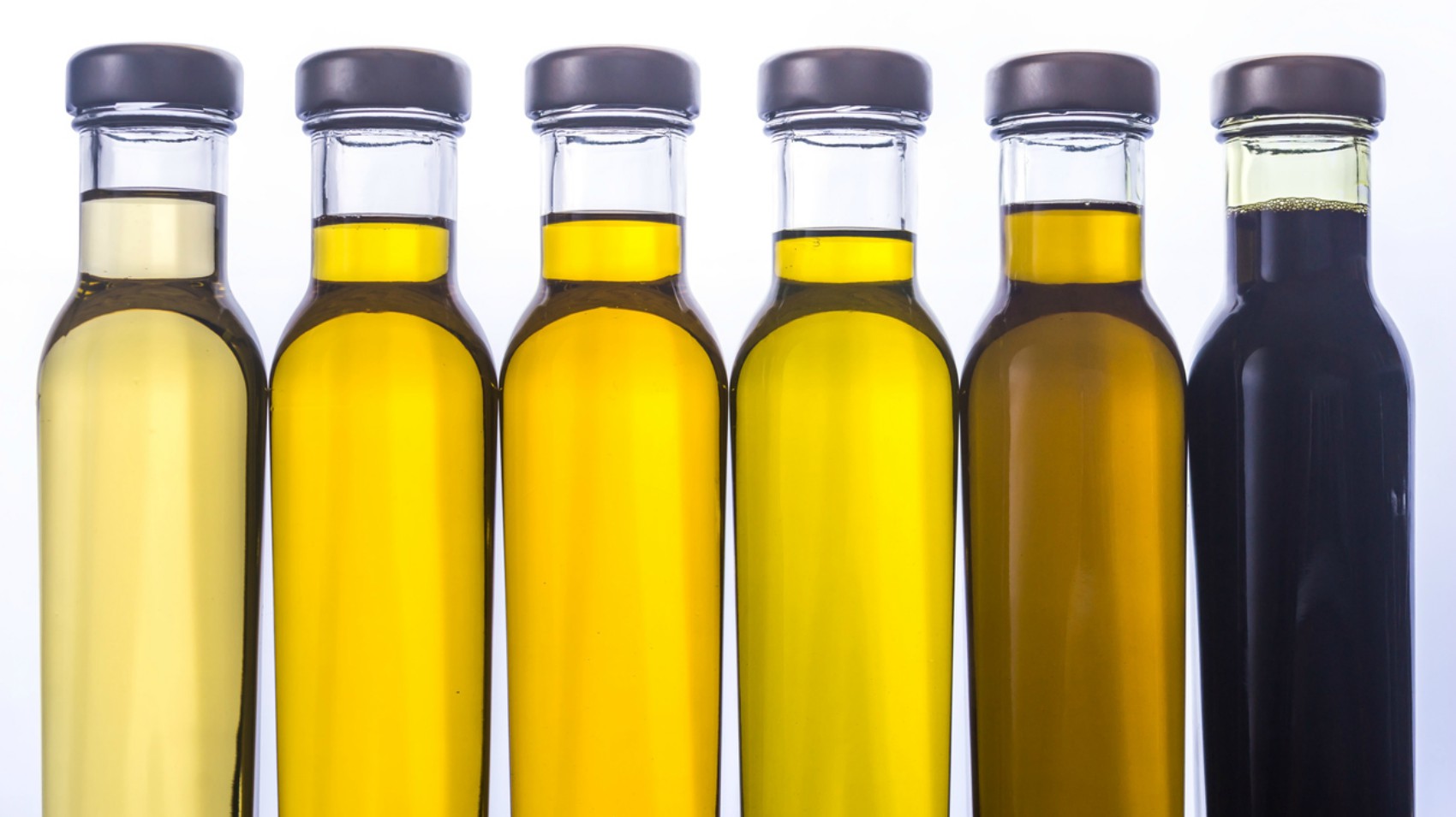 Non solo olio d’oliva: come scegliere e usare gli altri oli vegetali Non solo olio d’oliva: come scegliere e usare gli altri oli vegetali