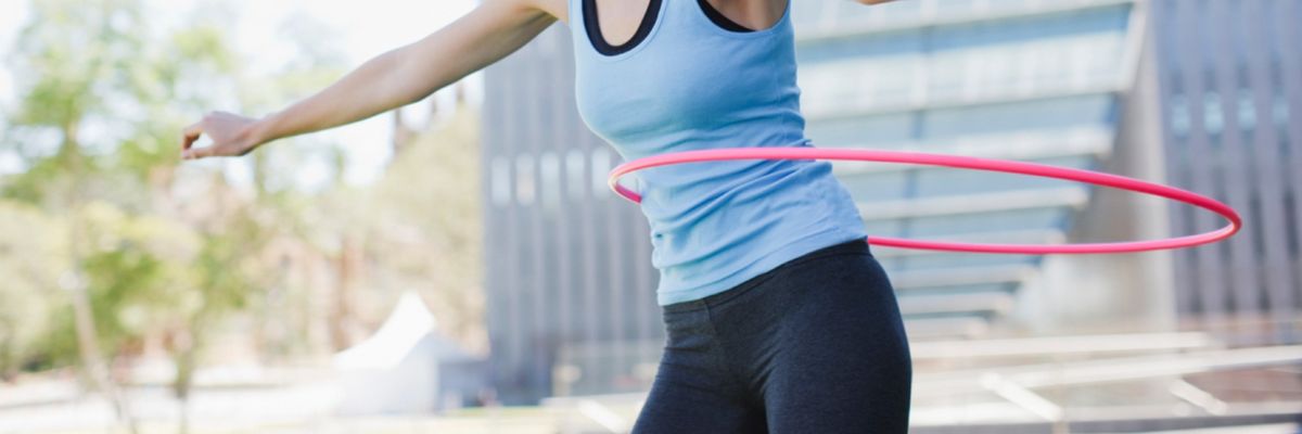 Hula Hoop 6 Esercizi Facili E Divertenti Per Allenarsi Con Il Cerchio