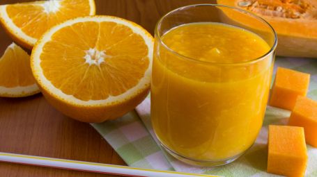 Smoothie con zucca e arancia
