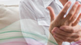 Dolori articolari, patologia frequente, consigli per prevenirli e alleviare il dolore