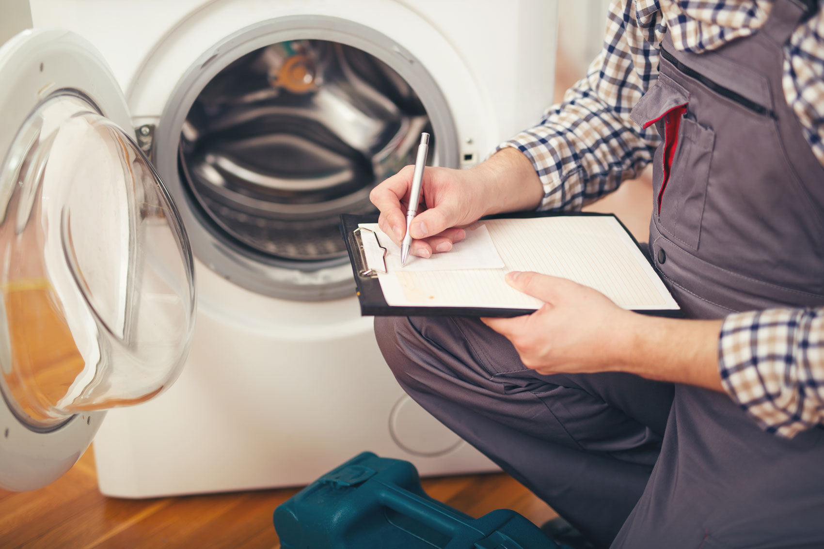 Riprendiamoci il diritto di riparare gli oggetti: chi sono i fixer