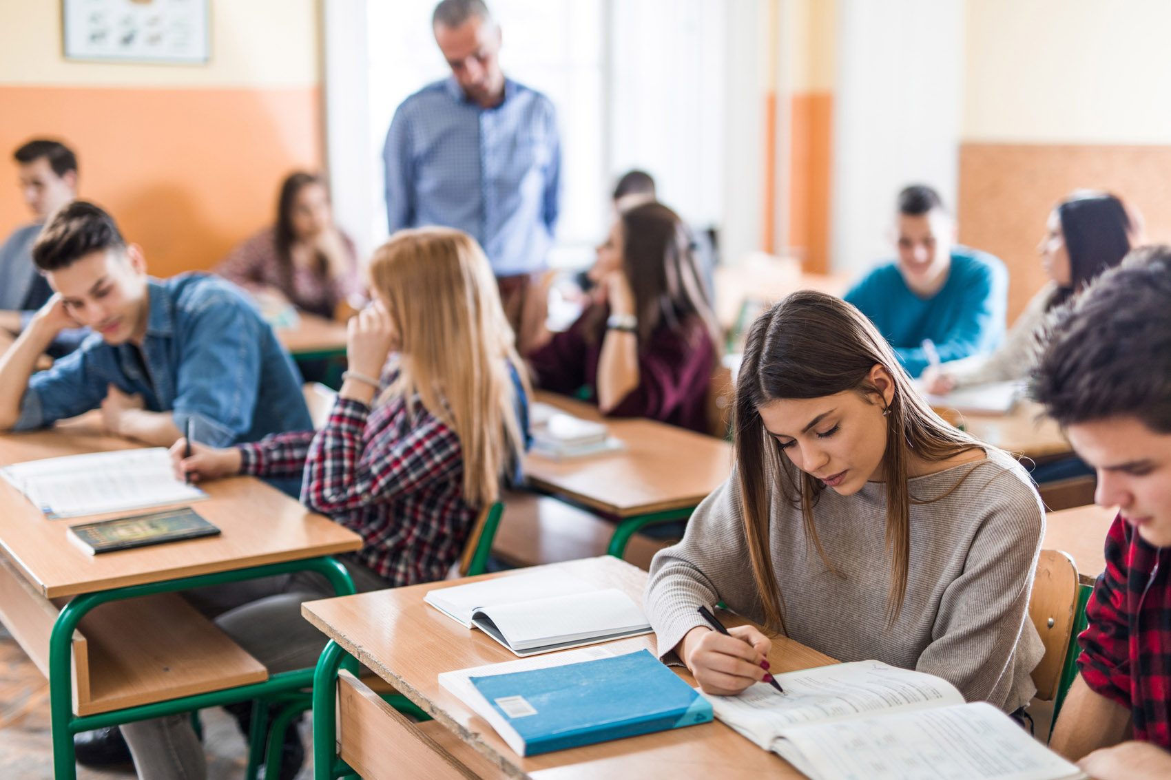 adolescenti a scuola