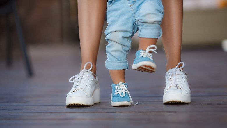 Covid: contagi in aumento, un nuovo virus respiratorio, mutazione genetica e infezione acuta nei bambini Covid: contagi in aumento, un nuovo virus respiratorio, mutazione genetica e infezione acuta nei bambini