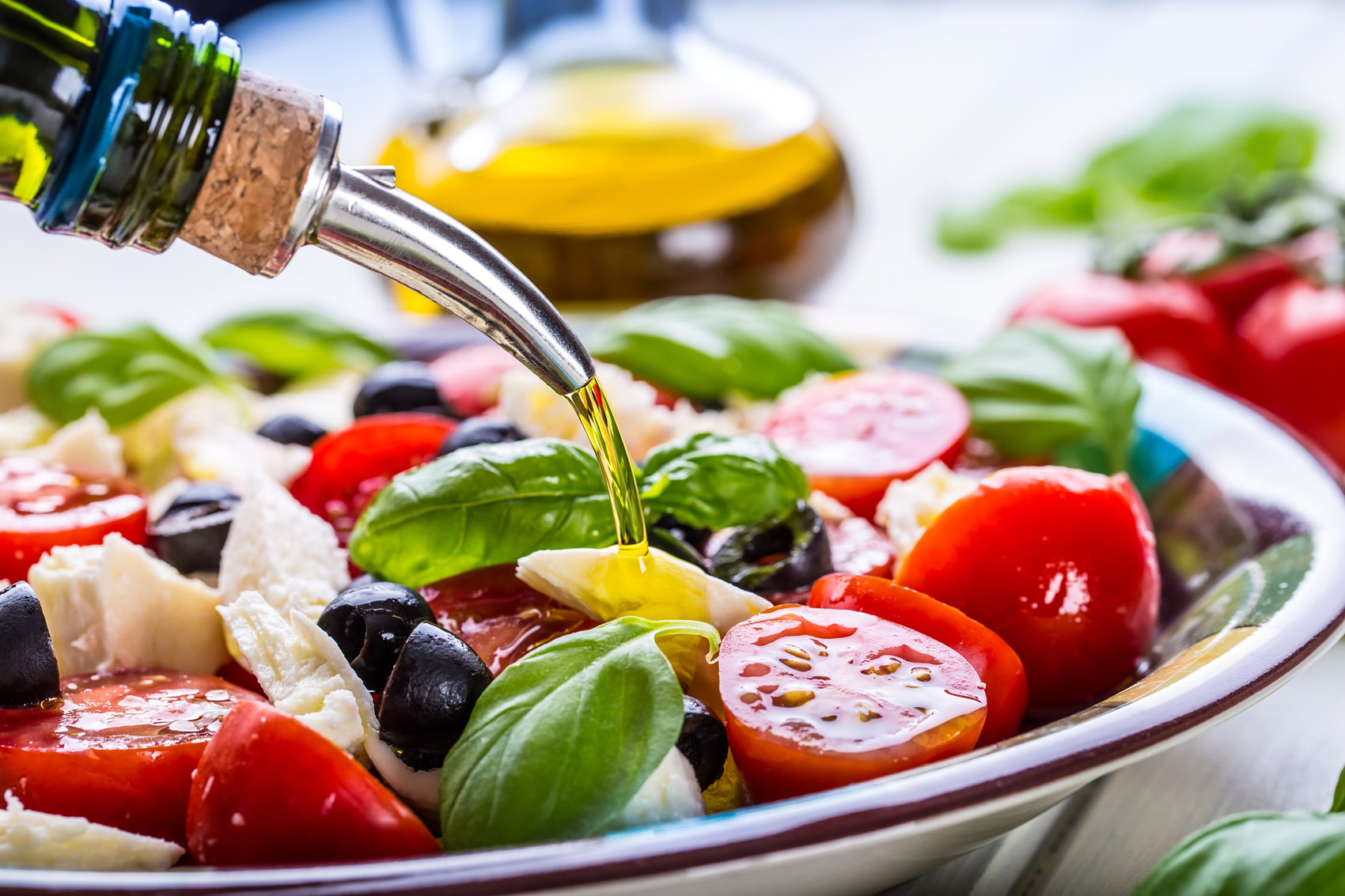 Dieta mediterranea per prevenire e vivere a lungo