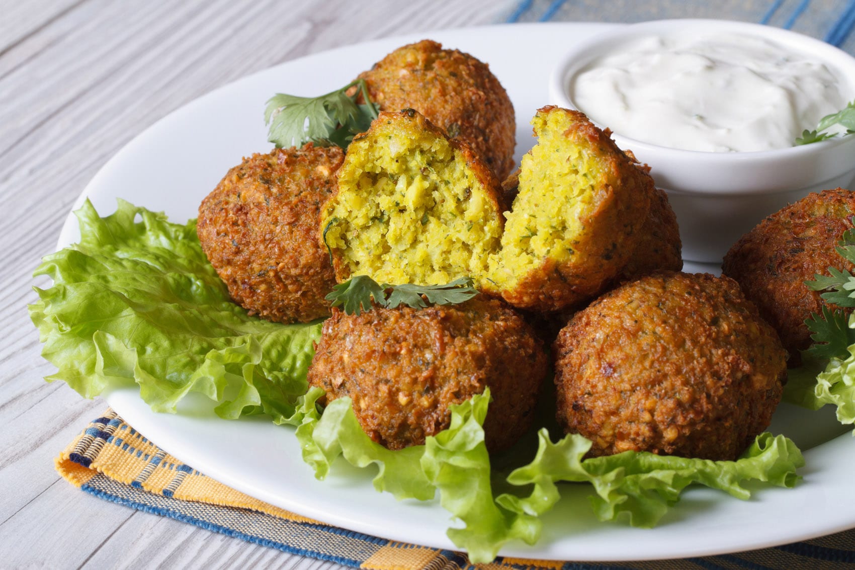Falafel di legumi: perché fanno bene. 4 ricette di varianti da provare