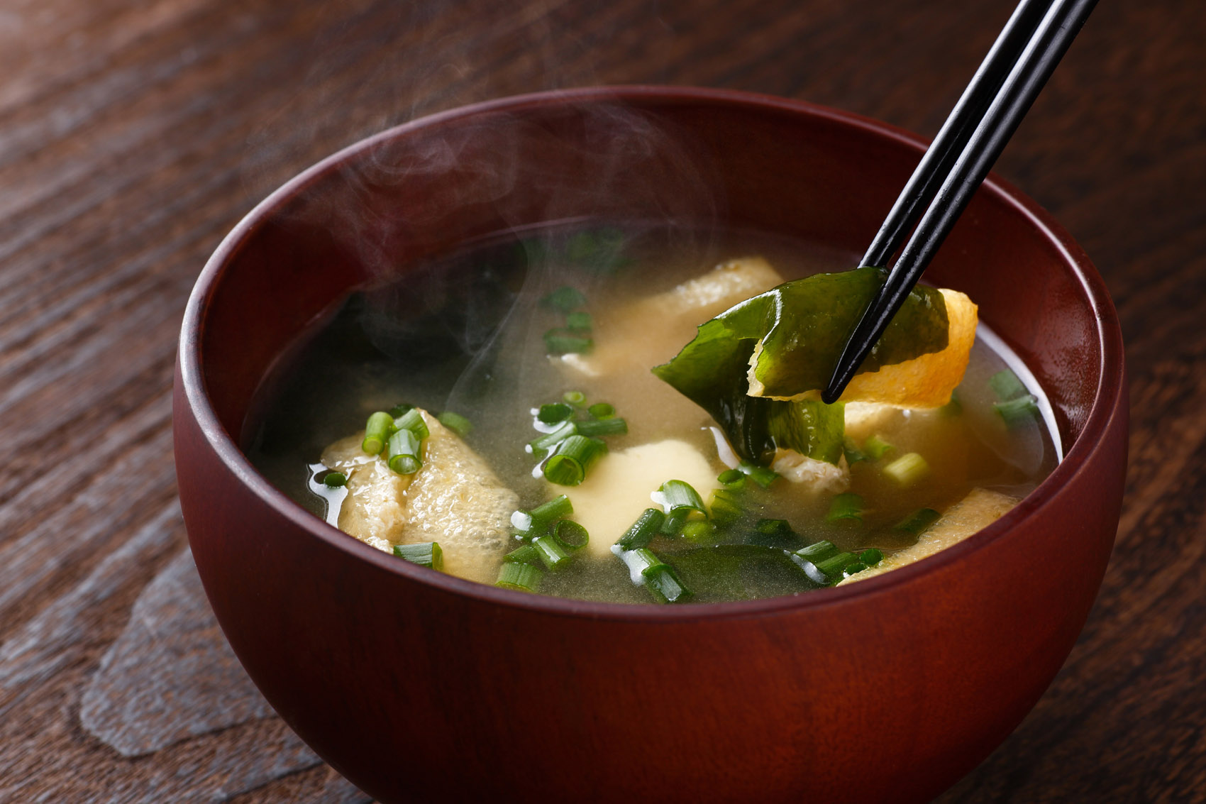 Ricette vegane: zuppa di alghe wakame