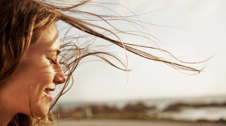 capelli al vento, donna