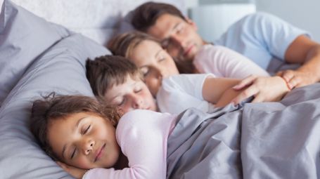 Dormire bene: cosa fare contro l’insonnia a seconda dell’età