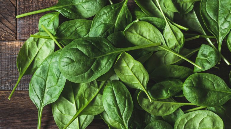 Menopausa: capelli, vitamina K e calcio, quante uova