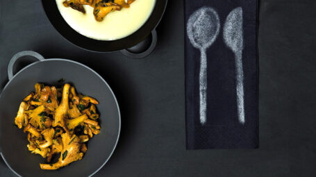 Vellutata di patate con finferli trifolati