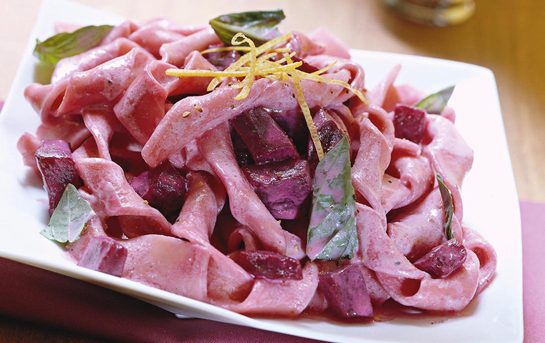 Barbabietola rossa, proprietà e benefici: 3 ricette antiage Barbabietola rossa, proprietà e benefici: 3 ricette antiage
