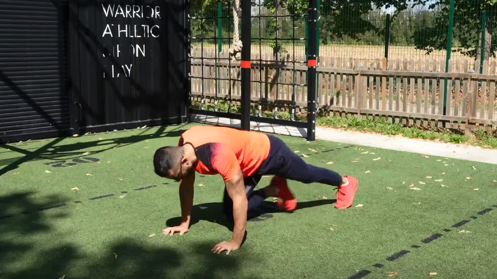Workout pancia piatta: 8 esercizi efficaci per gli addominali – Video