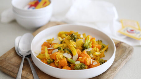 Glicemia sotto controllo con lo zafferano: il wok di verdure
