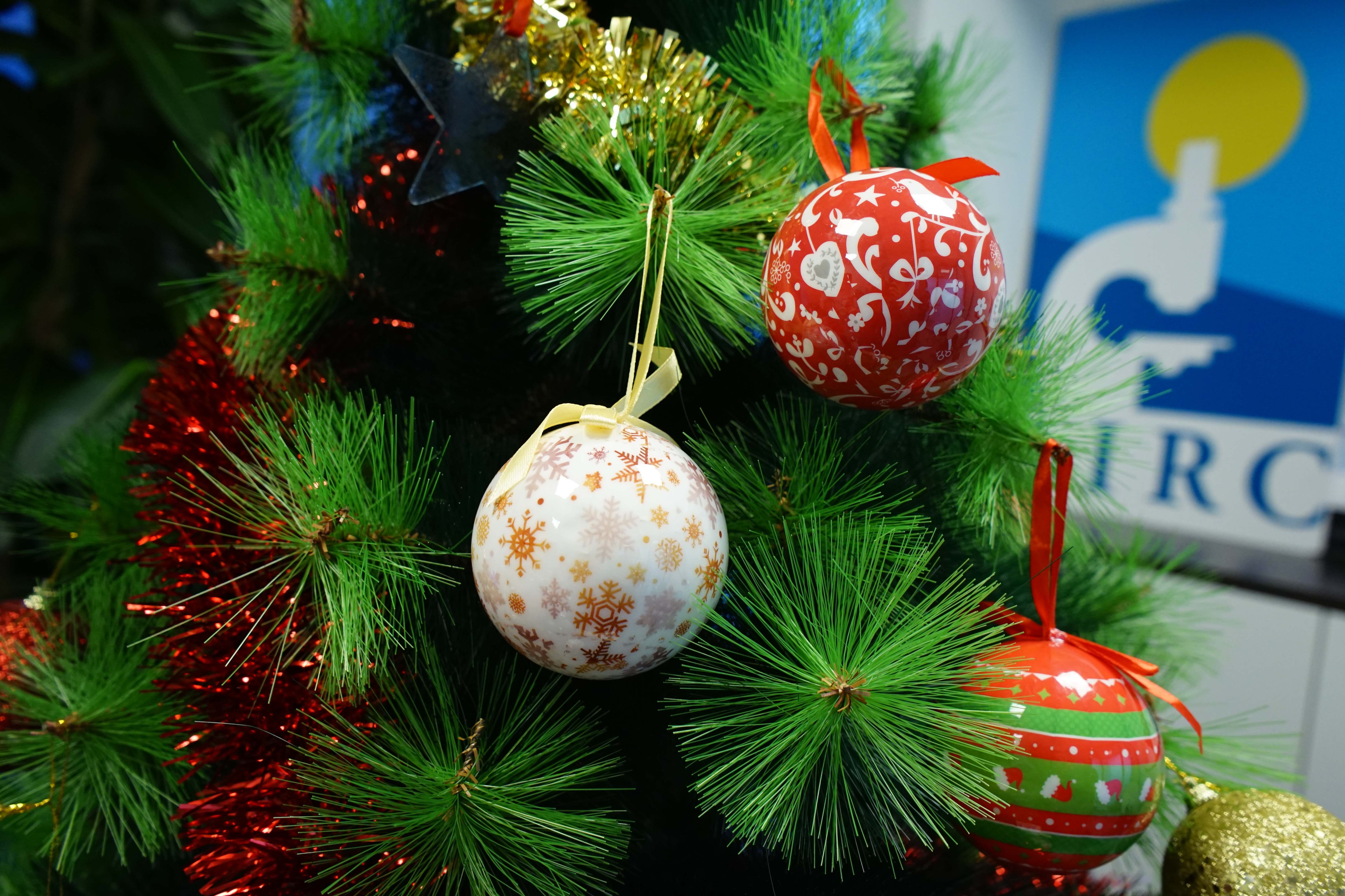 Airc, regali di Natale solidali per la ricerca sui tumori infantili Airc, regali di Natale solidali per la ricerca sui tumori infantili