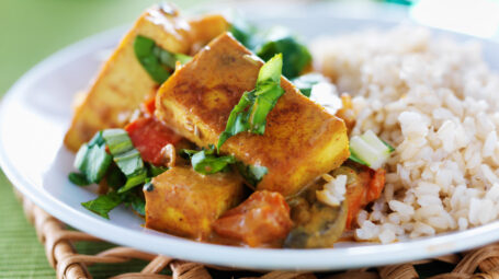 Ricette vegetariane: spezzatino (di tofu) all’aroma di curry