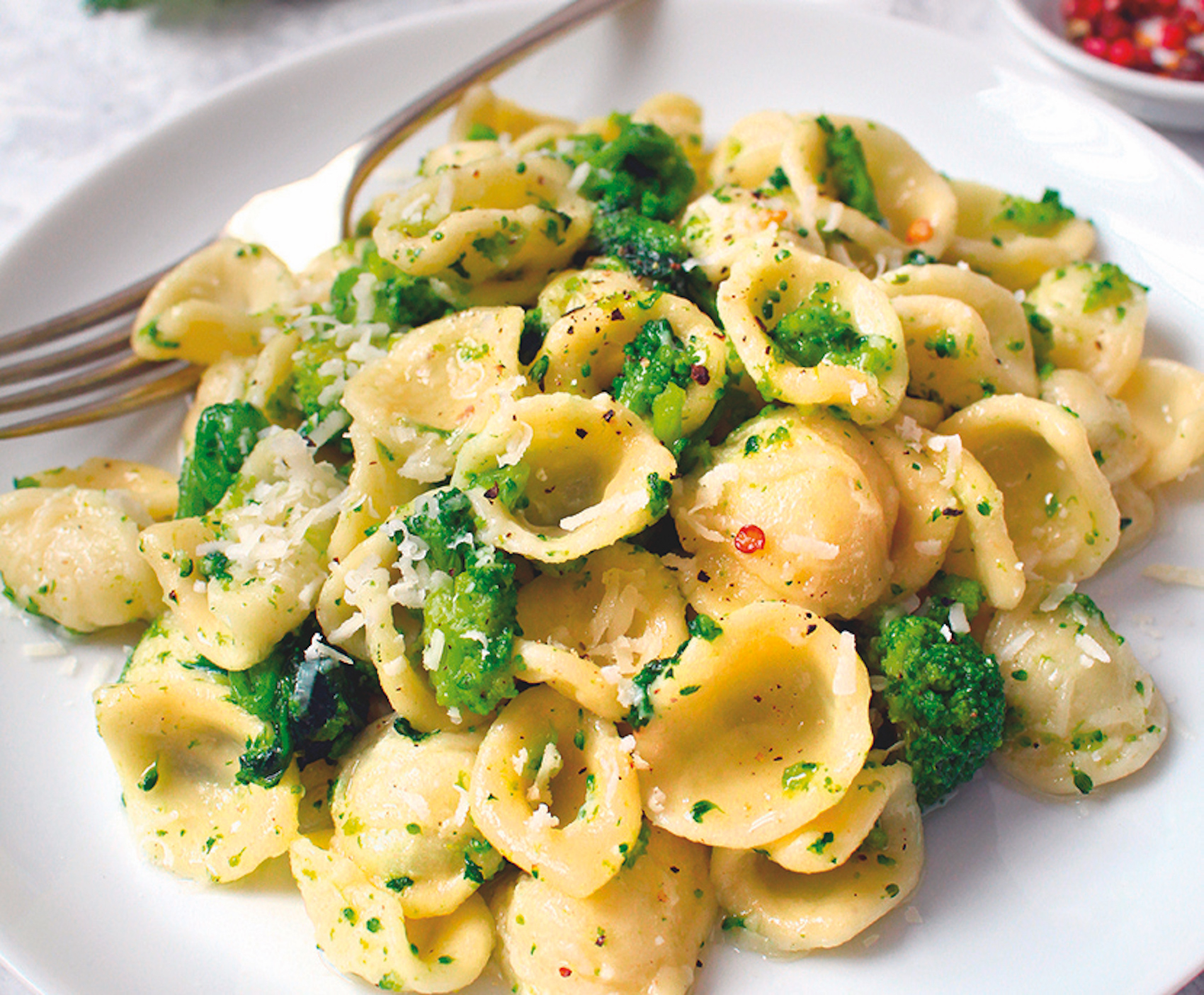 La ricetta che rinforza le difese: orecchiette con cime di rapa La ricetta che rinforza le difese: orecchiette con cime di rapa