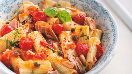 La ricetta amica della circolazione: rigatoni tonno e pomodori