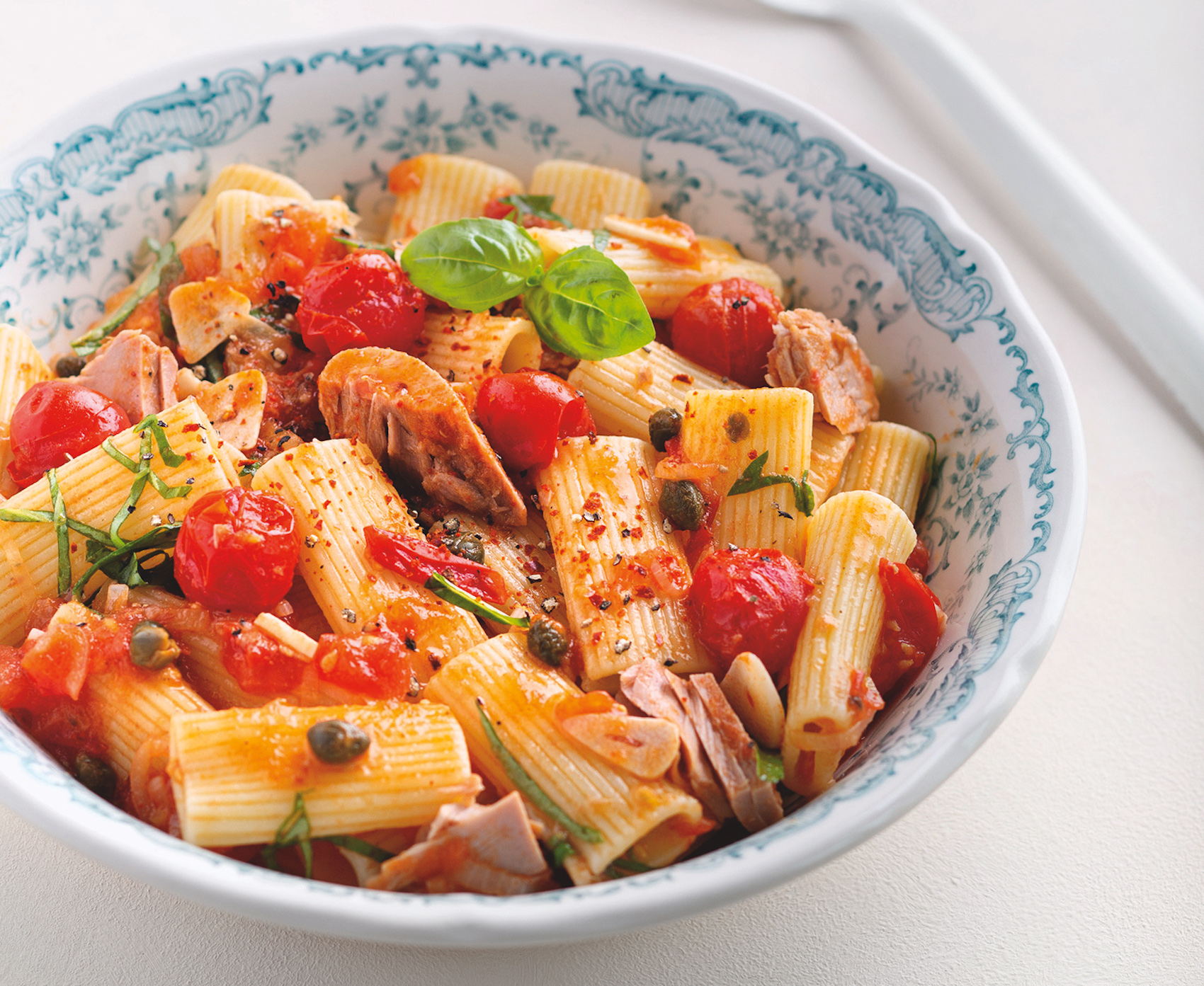 La ricetta amica della circolazione: rigatoni tonno e pomodori