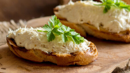 baccalà mantecato con crostini