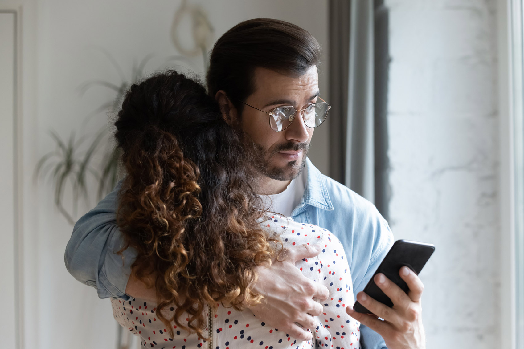 Quante bugie in famiglia come reagire senza fare drammi foto