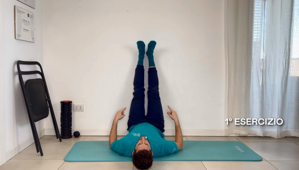 Gambe gonfie, 4 esercizi del fisioterapista – Video Gambe gonfie, 4 esercizi del fisioterapista – Video